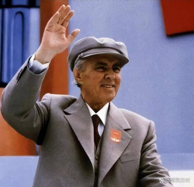 苏联养15年,中国养20多年,他为何仍穷困至今 苏联养15年,中国养20多年,他为何仍穷困至今