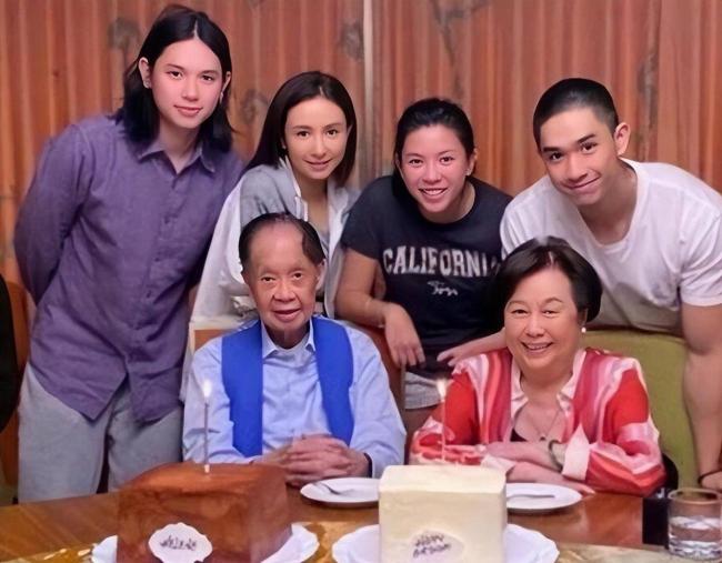 香港著名富豪辞世终年九十六岁,二子梦中去世 香港著名富豪辞世终年九十六岁,二子梦中去世