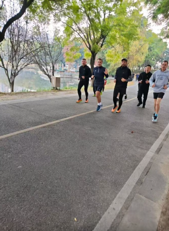 习陪聊,成都晨跑...马克龙尽享中国隆重礼遇 习陪聊,成都晨跑...马克龙尽享中国隆重礼遇