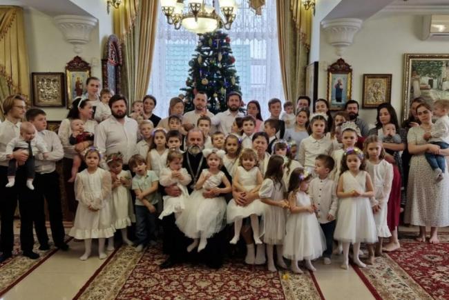 生育18个孩子,俄“超级母亲”离世,年仅59岁 生育18个孩子,俄“超级母亲”离世,年仅59岁