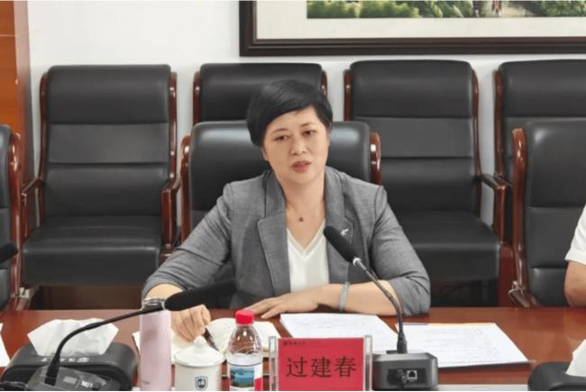 子女不回国,再有多部省部级高官提早下岗 子女不回国,再有多部省部级高官提早下岗