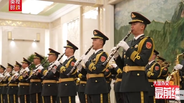 热传视频暴露细节:张又侠给彭丽媛“颜色”看 热传视频暴露细节:张又侠给彭丽媛“颜色”看