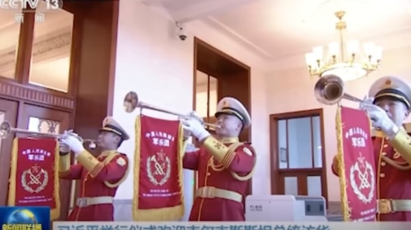 热传视频暴露细节:张又侠给彭丽媛“颜色”看 热传视频暴露细节:张又侠给彭丽媛“颜色”看