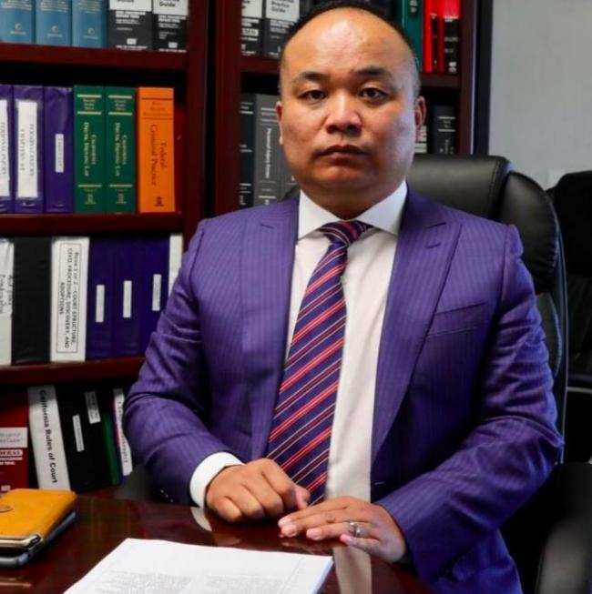 华人富婆包养帅哥 分手爆青春赔偿费纠纷 华人富婆包养帅哥 分手爆青春赔偿费纠纷