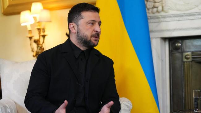 扛不住川普压力?泽连斯基立场后退一大步 扛不住川普压力?泽连斯基立场后退一大步