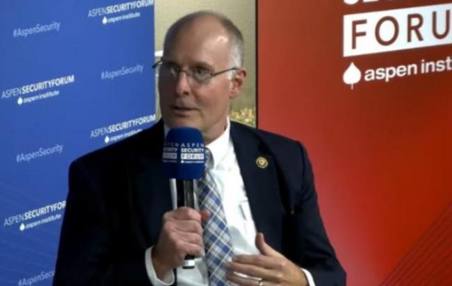 “中国的枪已上膛”!他对全球发出警告 “中国的枪已上膛”!他对全球发出警告