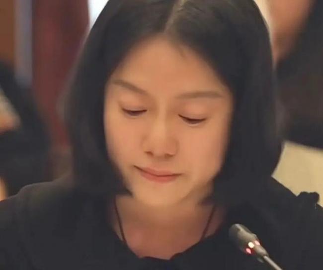 翁帆追忆杨振宁“很喜欢走路、制作小电影...” 翁帆追忆杨振宁“很喜欢走路、制作小电影...”