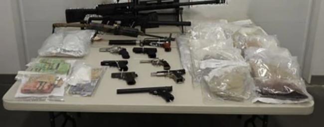 就在你家隔壁,大温列治文华人家搜出芬太尼、枪 就在你家隔壁,大温列治文华人家搜出芬太尼、枪