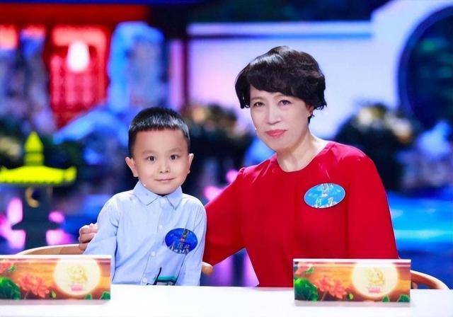 8年前,6岁夺央视诗词冠军的山东神童,如今怎样 8年前,6岁夺央视诗词冠军的山东神童,如今怎样