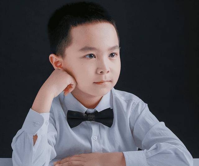 8年前,6岁夺央视诗词冠军的山东神童,如今怎样 8年前,6岁夺央视诗词冠军的山东神童,如今怎样