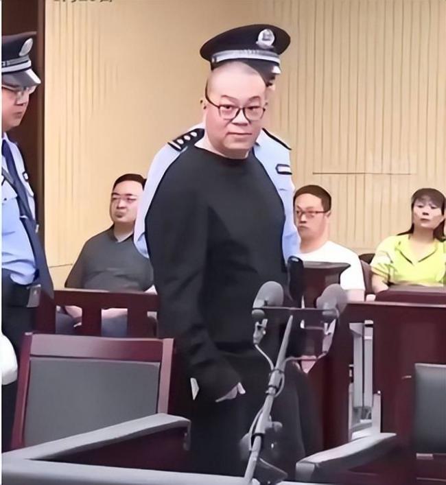 对方一句“我爱你” 就让他一晚打赏888万元 对方一句“我爱你” 就让他一晚打赏888万元