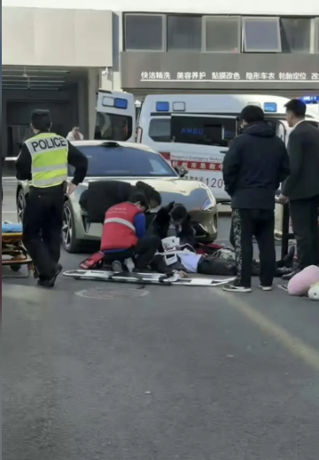 小米汽车又出事 车主刚提新车即撞死销售员? 小米汽车又出事 车主刚提新车即撞死销售员?