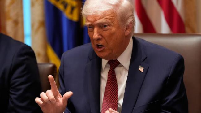 他在焦虑什么?川普罕见站立咆哮18分钟 他在焦虑什么?川普罕见站立咆哮18分钟