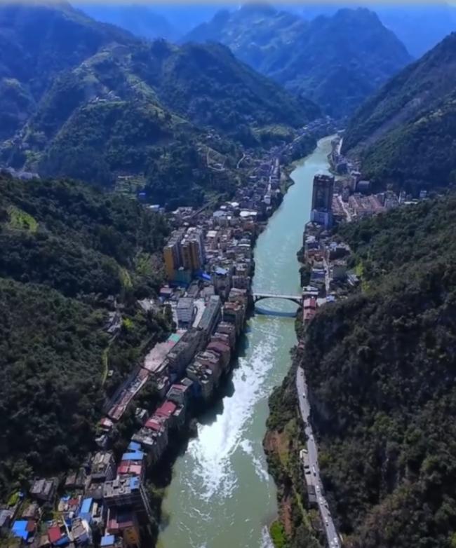 最窄处不足30米...中国最窄县城 最窄处不足30米...中国最窄县城