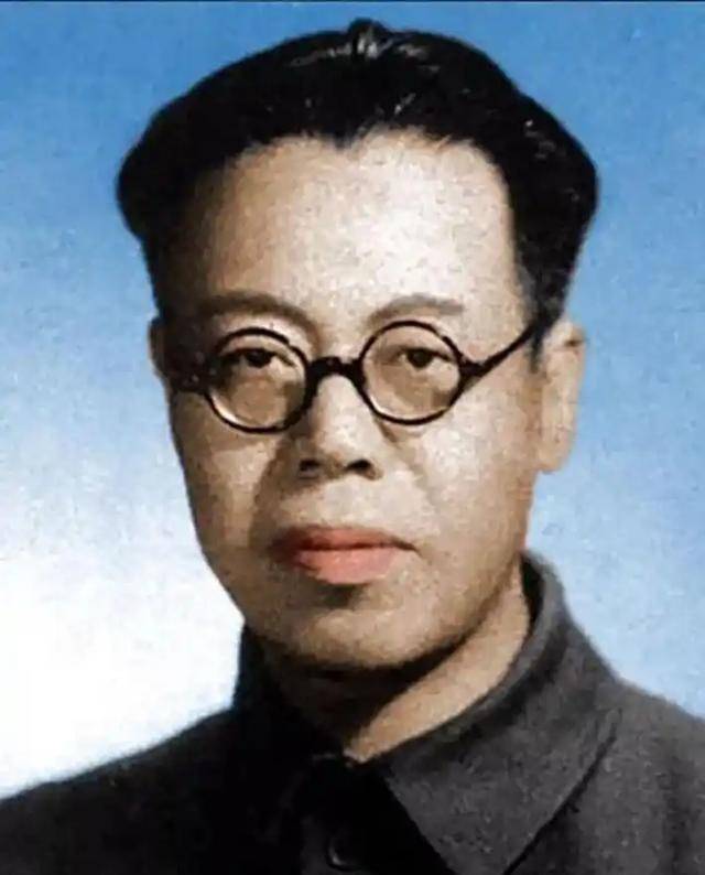 他是政治局常委,68岁吞药自尽,骨灰至今没找到 他是政治局常委,68岁吞药自尽,骨灰至今没找到