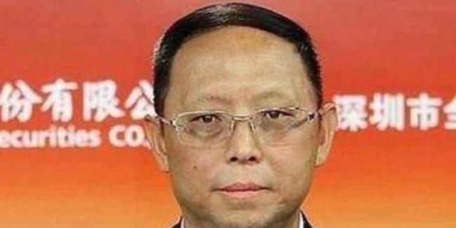 他全家移民却在中国疯狂捞金,一年赚走4个亿 他全家移民却在中国疯狂捞金,一年赚走4个亿