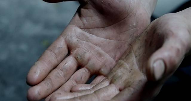 短短几天,16岁烤鸡少年塌房.... 短短几天,16岁烤鸡少年塌房....