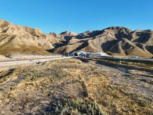 1700公里,中国终于把它打通了 1700公里,中国终于把它打通了