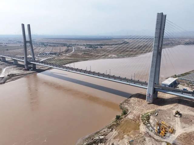 1700公里,中国终于把它打通了 1700公里,中国终于把它打通了