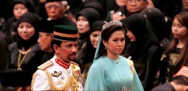 全球头号败家子,他日耗500万美金掏空国库 全球头号败家子,他日耗500万美金掏空国库