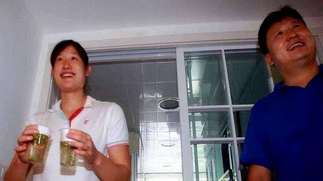 他连续娶三位弟子,还把奥运冠军变家庭主妇 他连续娶三位弟子,还把奥运冠军变家庭主妇