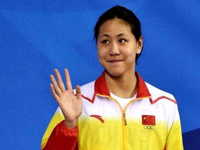 他连续娶三位弟子,还把奥运冠军变家庭主妇 他连续娶三位弟子,还把奥运冠军变家庭主妇