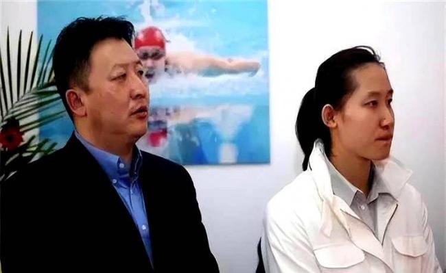 他连续娶三位弟子,还把奥运冠军变家庭主妇 他连续娶三位弟子,还把奥运冠军变家庭主妇