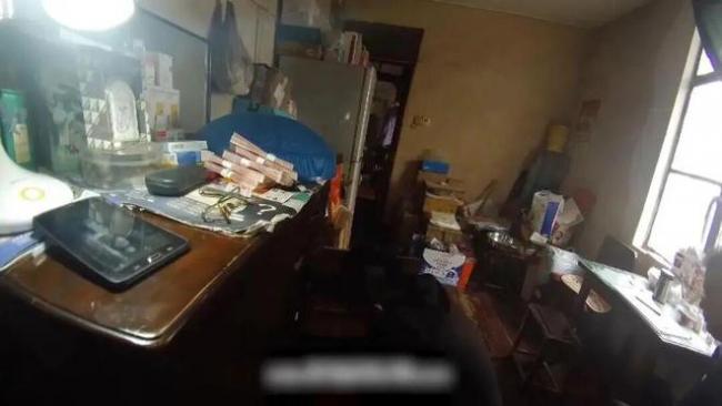 上海阿姨独吞280万拆迁款 躺百万现金上睡觉 上海阿姨独吞280万拆迁款 躺百万现金上睡觉