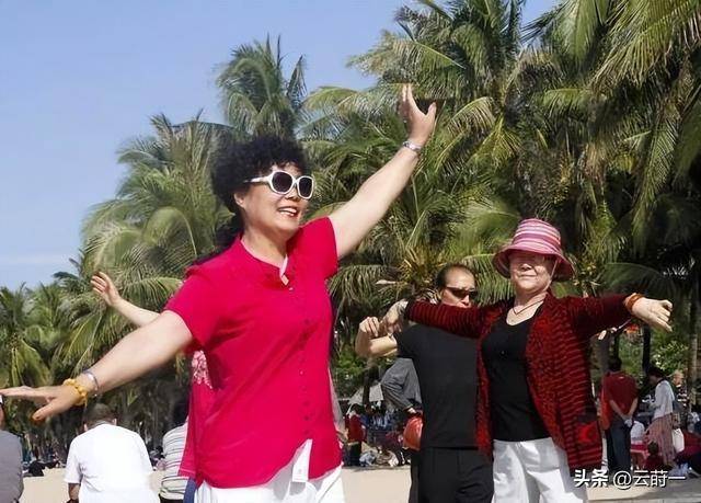 东北人撤离三亚成潮,压垮他们的是生活现实 东北人撤离三亚成潮,压垮他们的是生活现实