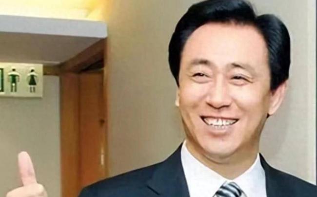 许家印有多张狂,从他的名片就能看出 许家印有多张狂,从他的名片就能看出