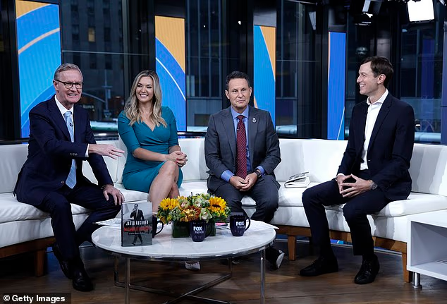 川普发言人捧孕肚亮相,和60岁丈夫期待二胎女儿 川普发言人捧孕肚亮相,和60岁丈夫期待二胎女儿