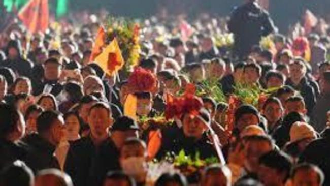 急速现代化的中国,正出现最诡异的一幕 急速现代化的中国,正出现最诡异的一幕