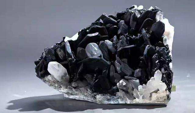 别只炒黄金!中国真正“赚钱王牌”,是这俩东西 别只炒黄金!中国真正“赚钱王牌”,是这俩东西