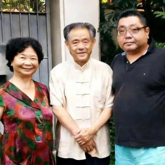 “红二代”身份曝光!徐湖平一家三口合伙盗宝 “红二代”身份曝光!徐湖平一家三口合伙盗宝