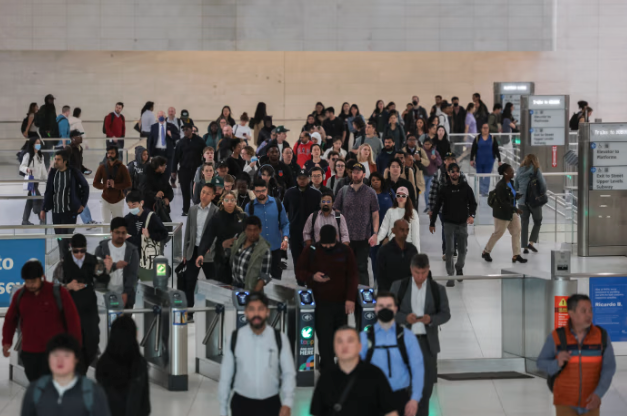 失业率飙高 美企明年将冻结招聘人才 失业率飙高 美企明年将冻结招聘人才