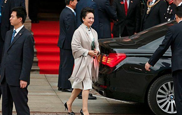 李希夫人暗咬彭丽媛?中南海上演一出荒诞宫斗剧 李希夫人暗咬彭丽媛?中南海上演一出荒诞宫斗剧