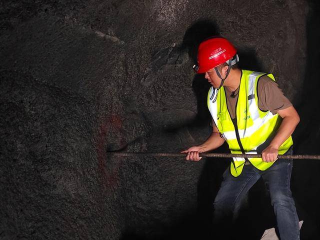 意义不亚于建造航母!中国胜利隧道通车 意义不亚于建造航母!中国胜利隧道通车