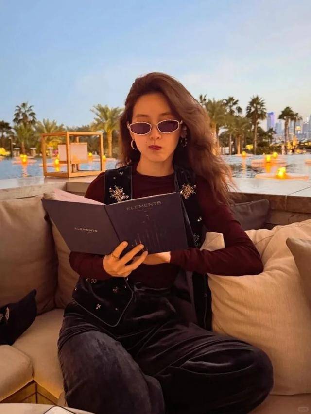 章泽天晒“迪拜照”不到12小时,恶心的一幕发生 章泽天晒“迪拜照”不到12小时,恶心的一幕发生