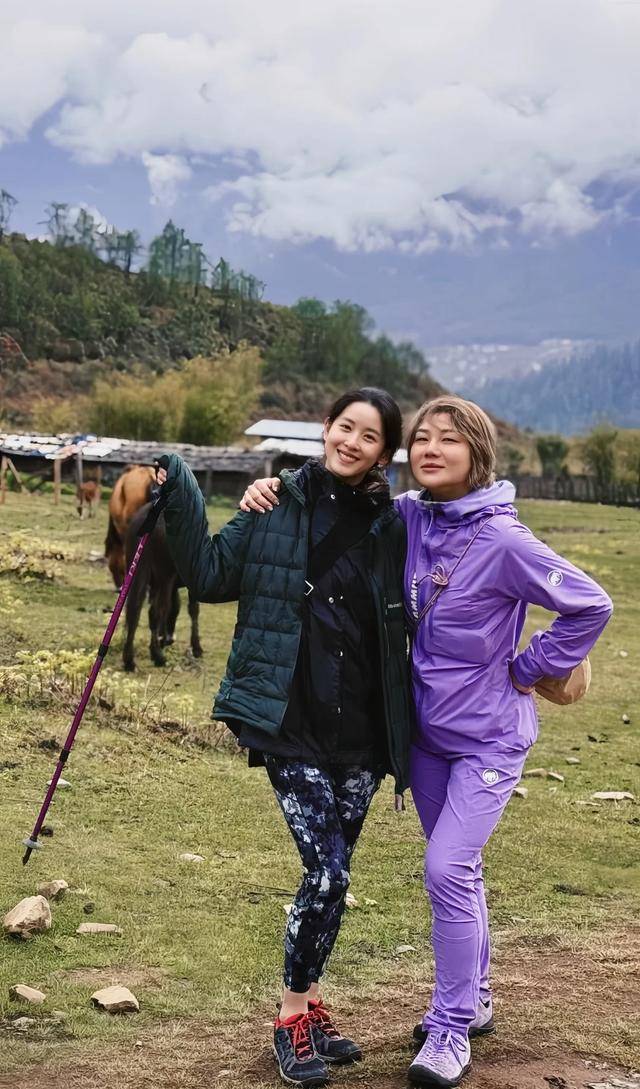 章泽天晒“迪拜照”不到12小时,恶心的一幕发生 章泽天晒“迪拜照”不到12小时,恶心的一幕发生