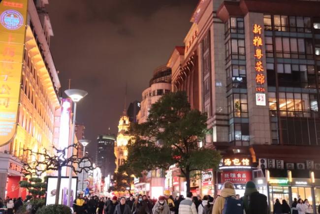 上海跨年夜 商圈景象出人意料 上海跨年夜 商圈景象出人意料