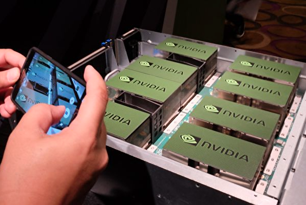 1.6亿辉达GPU走私中国 川普“放行”令风向突变 1.6亿辉达GPU走私中国 川普“放行”令风向突变
