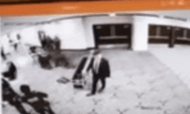 202604_17773167266280.gif 640.gif