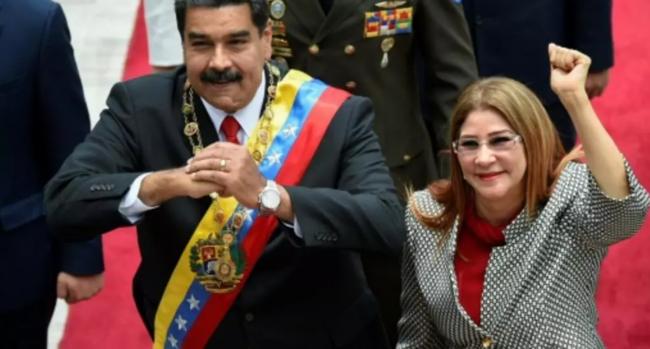 据报马杜罗夫妇被从卧室中抓获 美军未伤亡 据报马杜罗夫妇被从卧室中抓获 美军未伤亡