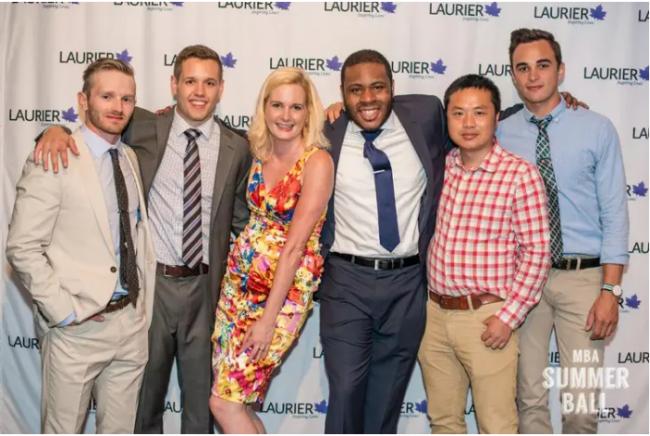 从上海到加拿大,一个中产在时代拐点前的选择 从上海到加拿大,一个中产在时代拐点前的选择