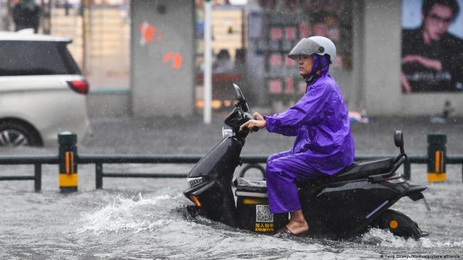 《我在北京送快递》:为中国底层劳动者发声 《我在北京送快递》:为中国底层劳动者发声