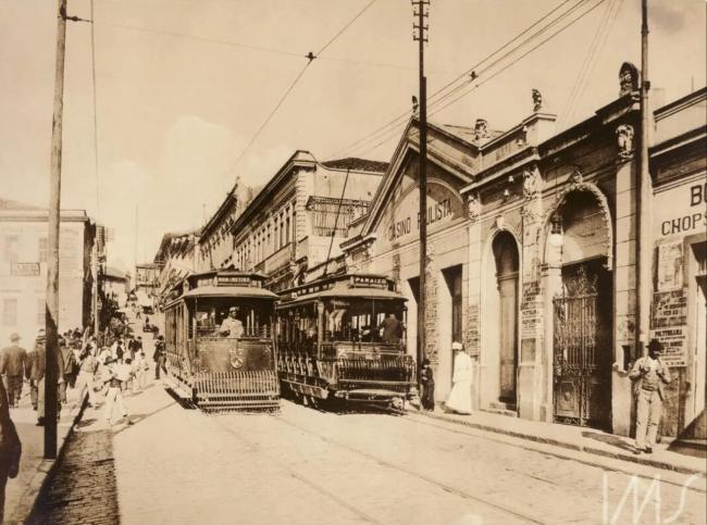 他被称为 他被称为