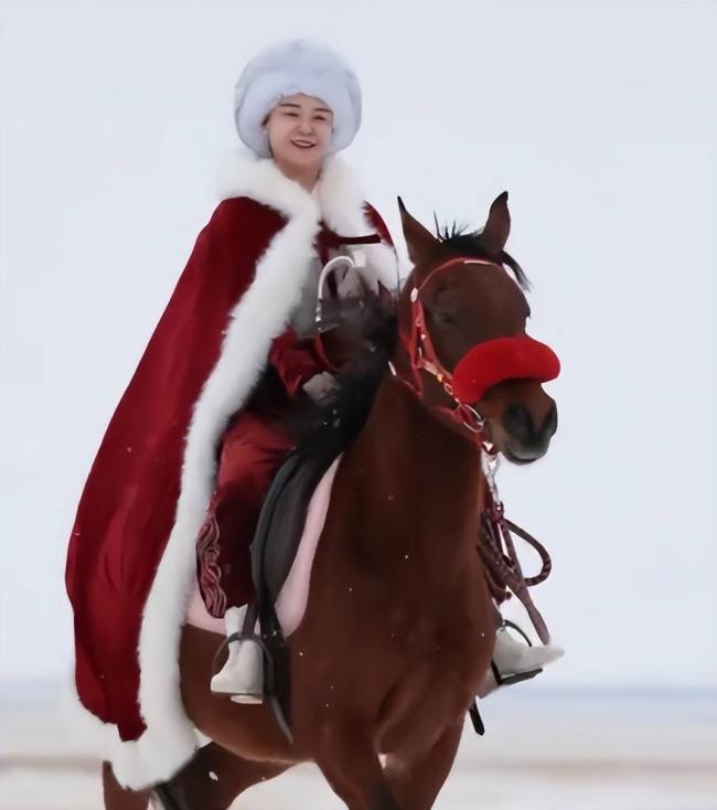 身体倒挂,头骨被踩,贺娇龙去世细节曝光 身体倒挂,头骨被踩,贺娇龙去世细节曝光