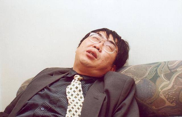 聂卫平有多放纵?饮食无节,连吃13只螃蟹.... 聂卫平有多放纵?饮食无节,连吃13只螃蟹....