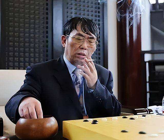 聂卫平有多放纵?饮食无节,连吃13只螃蟹.... 聂卫平有多放纵?饮食无节,连吃13只螃蟹....