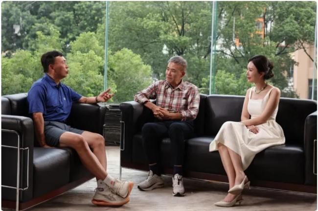 章泽天田朴珺,你们非要和普通人抢饭吃吗? 章泽天田朴珺,你们非要和普通人抢饭吃吗?